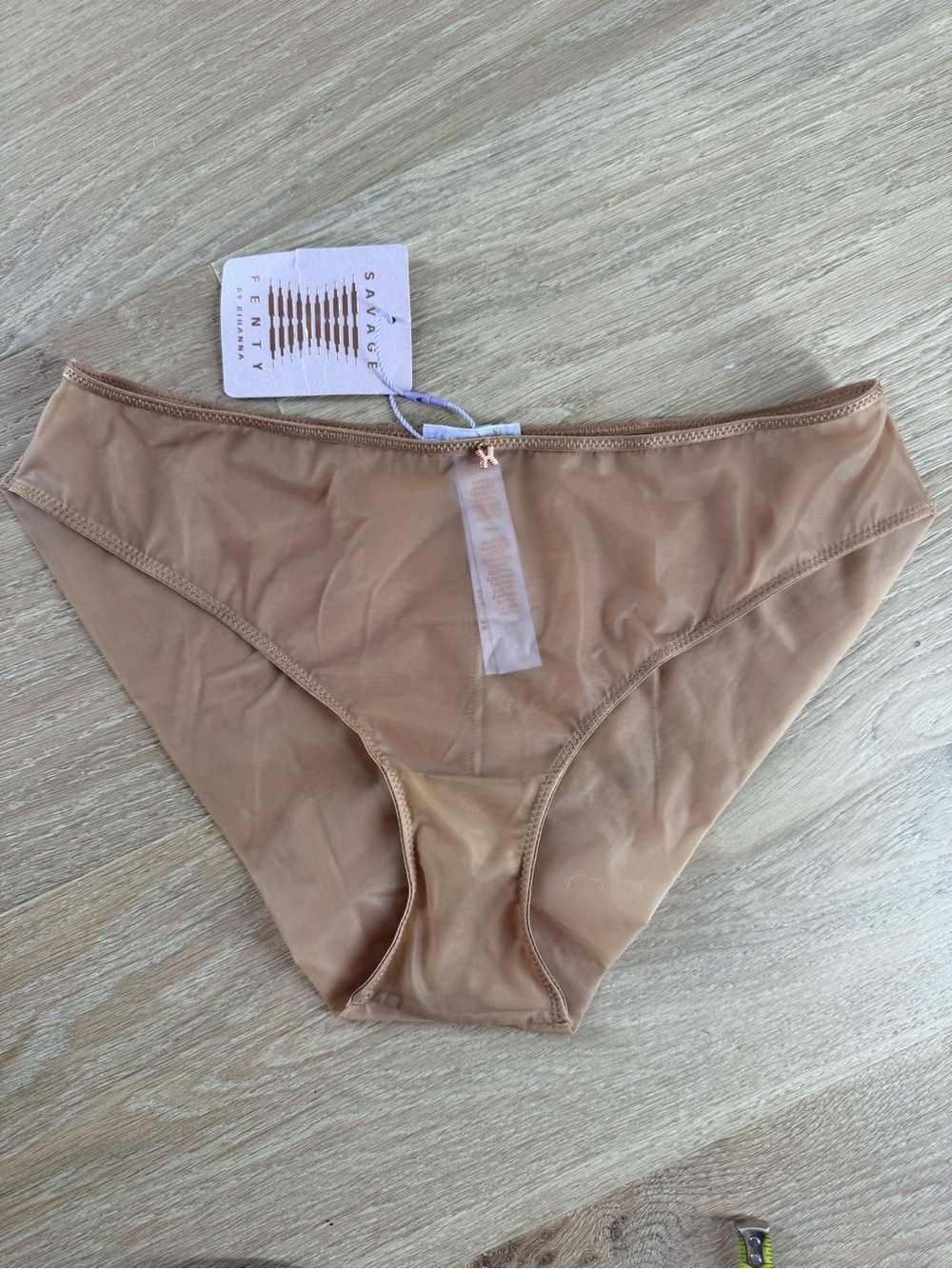 Savage X Fenty Seamless Bikini Panty – Nude/Tan – NWT – Size Small